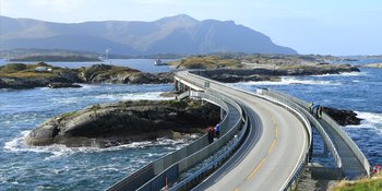 HIT THE ROAD! DE MOOISTE AUTOROUTES WERELDWIJD